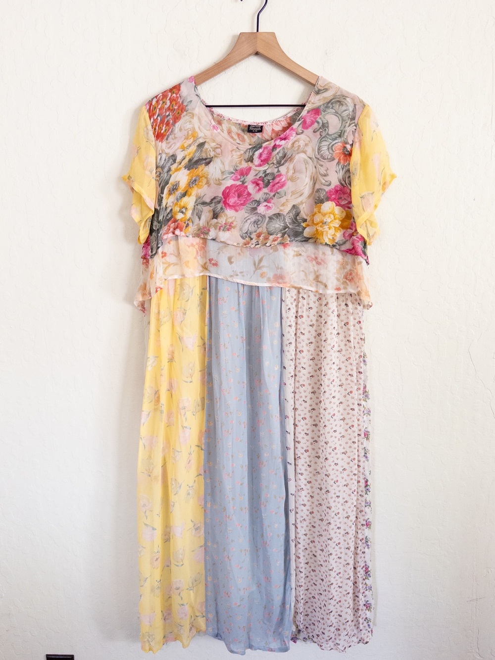Sacred Threads Mixed Floral Patchwork Short Sleeve Midi Dress S/M Boho Cottage